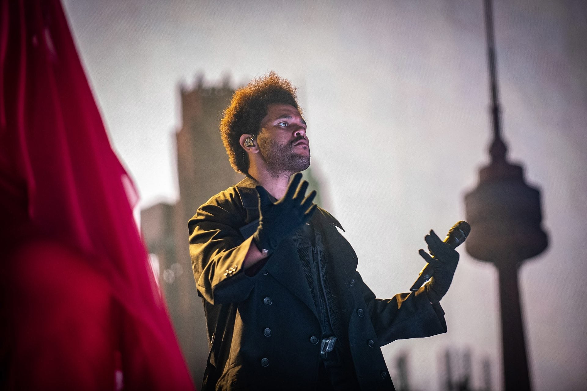 The Weeknd made his NYC-area stadium debut with spectacular MetLife Stadium show (pics, review)