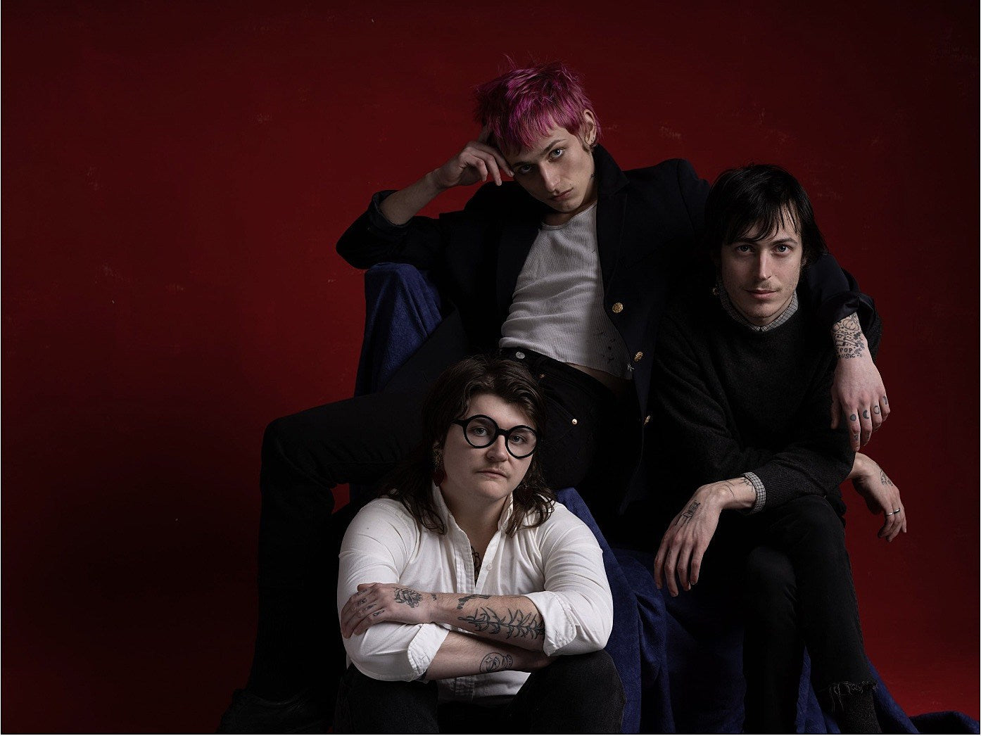 THUS LOVE release new single “Put on Dog” (watch the video), touring UK with Dry Cleaning and Dehd