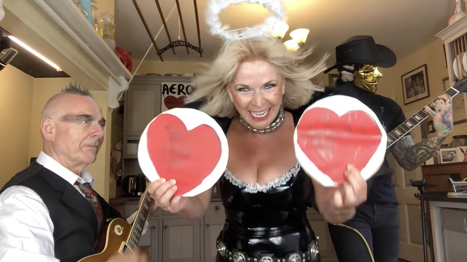 Watch Toyah & Robert Fripp cover Aerosmith’s “Love in an Elevator”