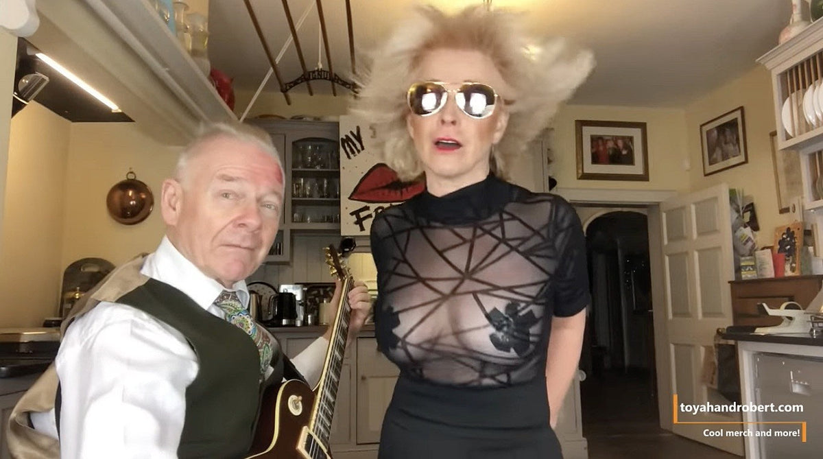 Watch Toyah & Robert Fripp cover The Cardigans’ “My Favourite Game”