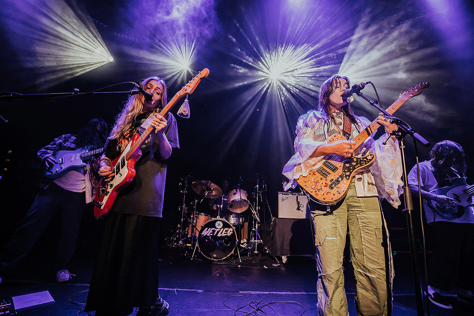 Wet Leg played Bowery Ballroom on 4-show NYC run (pics, video, setlist)