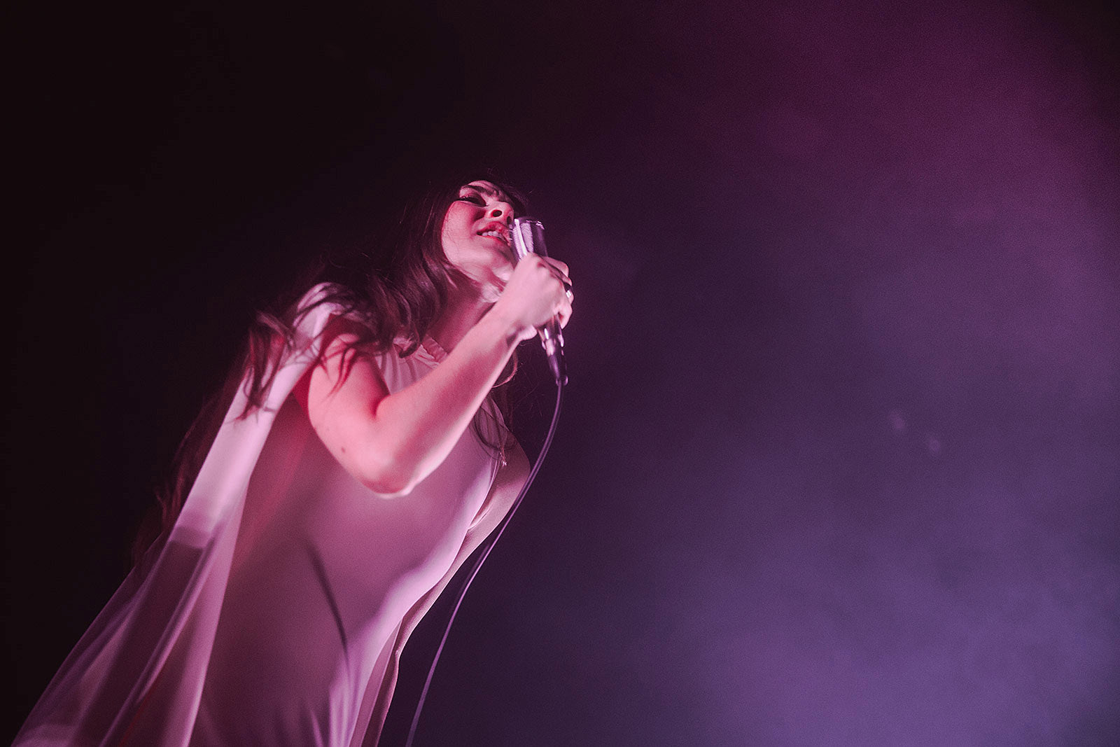 Weyes Blood adds more US headline shows during Beck / Phoenix tour ++ more Brooklyn Steel pics