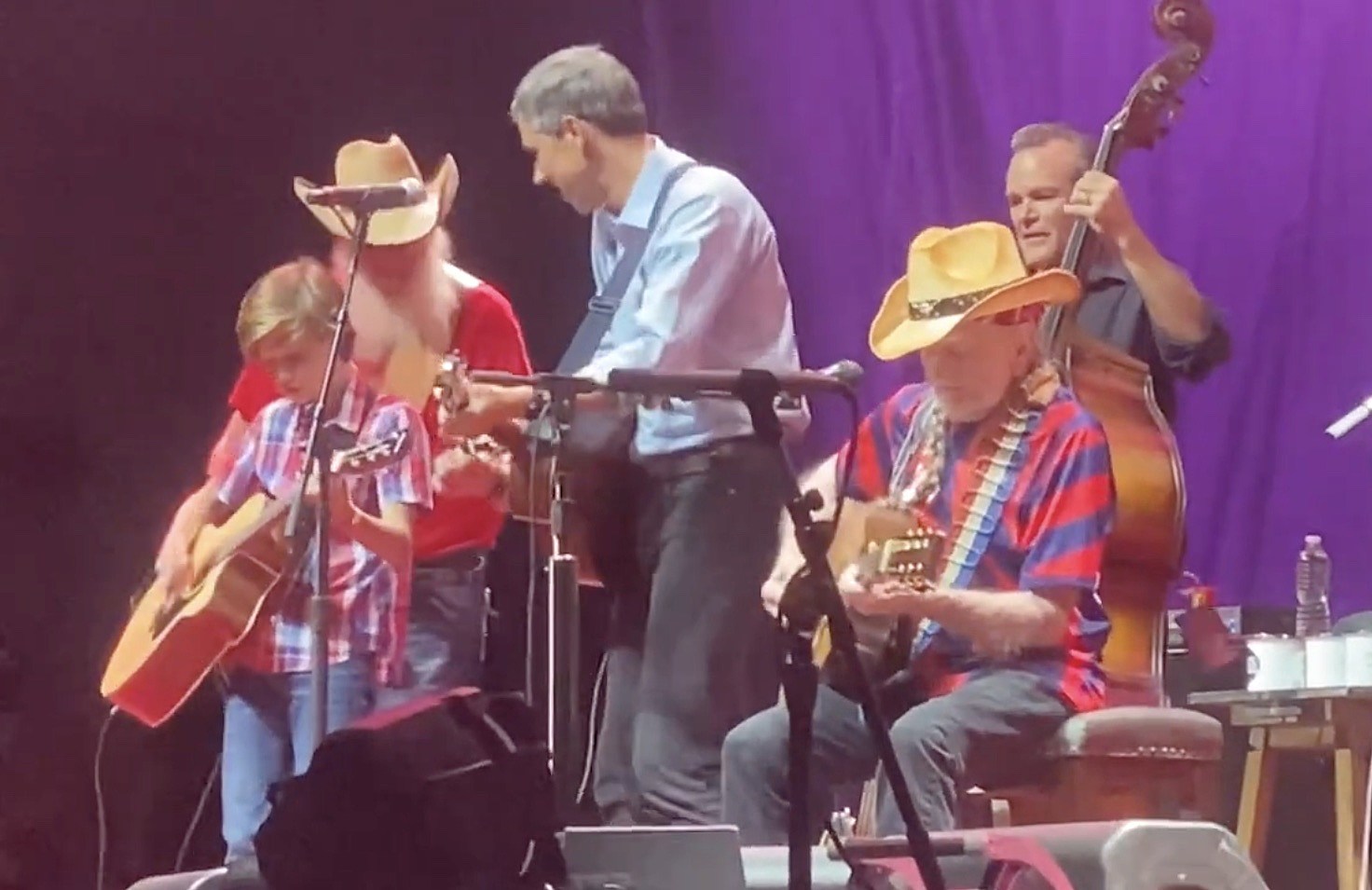 Watch Beto O’Rourke join Willie Nelson for “On the Road Again” at annual 4th of July Picnic