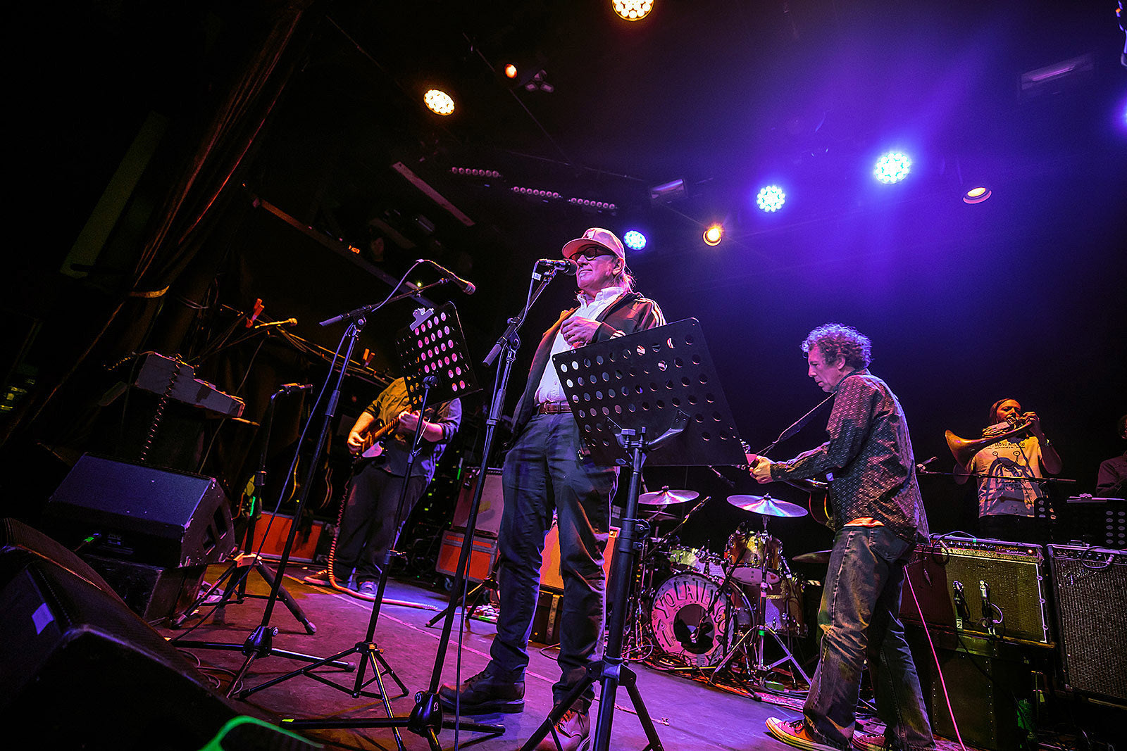 Yo La Tengo kicked off Hanukkah 2022 with Lambchop, Barrence Whitfield, & more (pics, setlist, video)