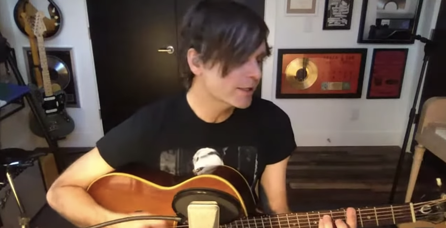 watch Ben Gibbard pay tribute to Adam Schlesinger with Fountains of Wayne cover