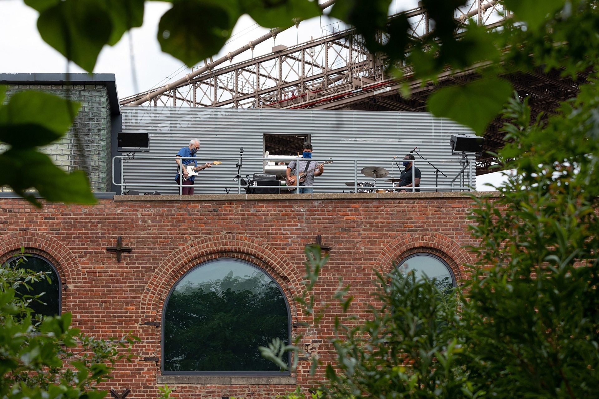 Bill Frisell played a socially distant show from the St. Ann’s Warehouse roof (pics)