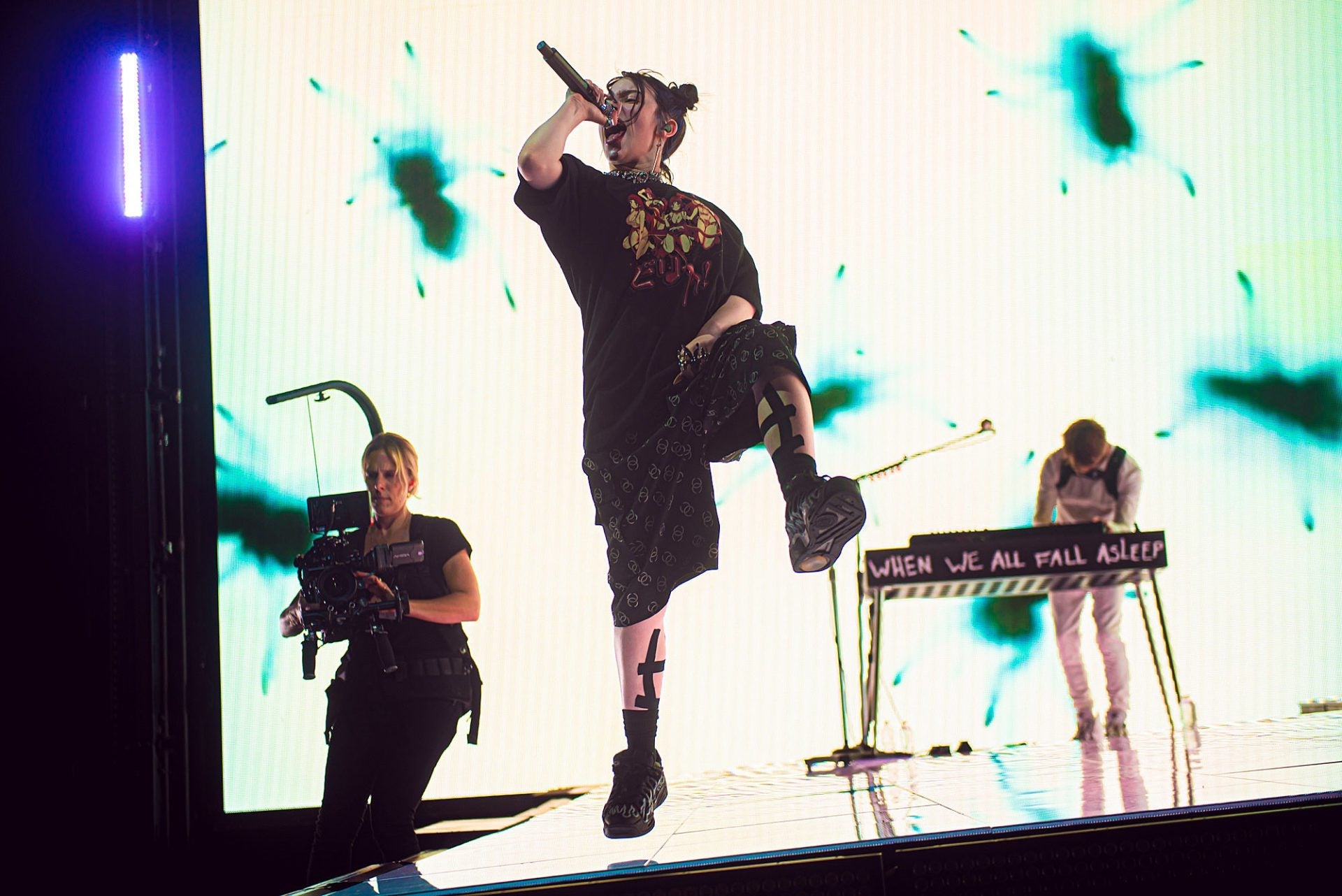 Billie Eilish announces 2022 headlining tour (2 nights at MSG, 3 at The Forum & more)