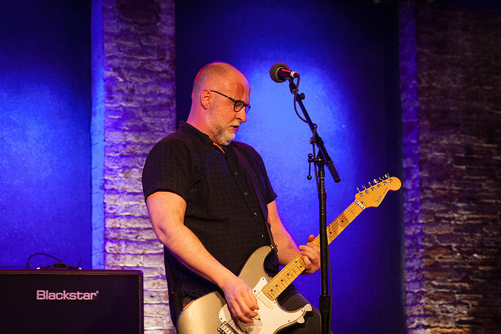 Bob Mould covers Buzzcocks’ “I Don’t Mind,” announces solo electric tour