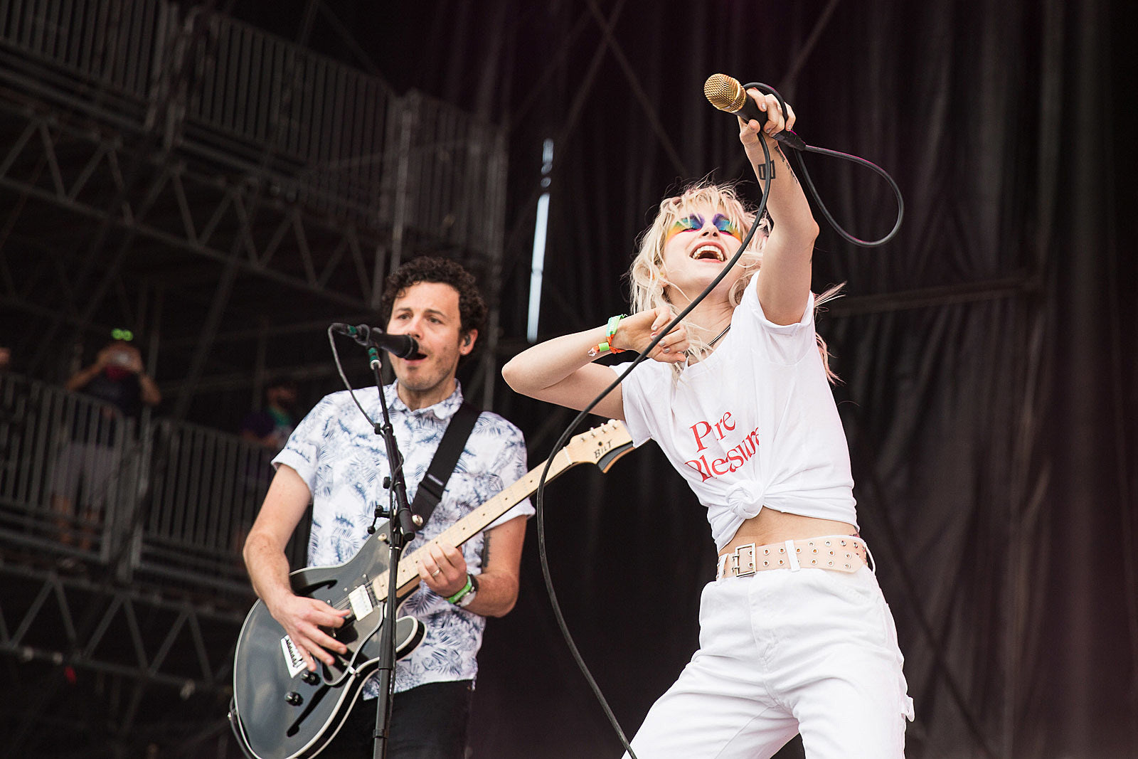 Paramore share “Caught In The Middle” video, hosting Nashville music/art festival