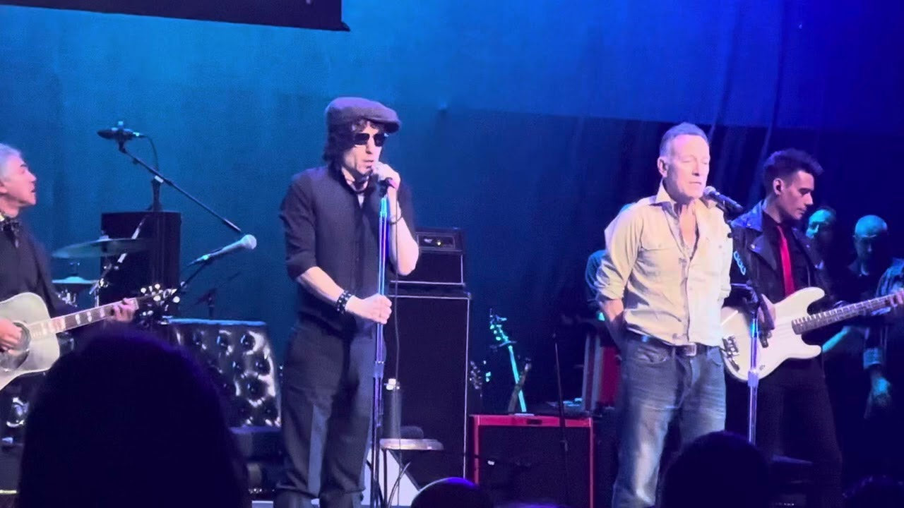 Watch Bruce Springsteen join Jesse Malin, Willie Nile, Joe Grushecky & more at Light of Day benefit