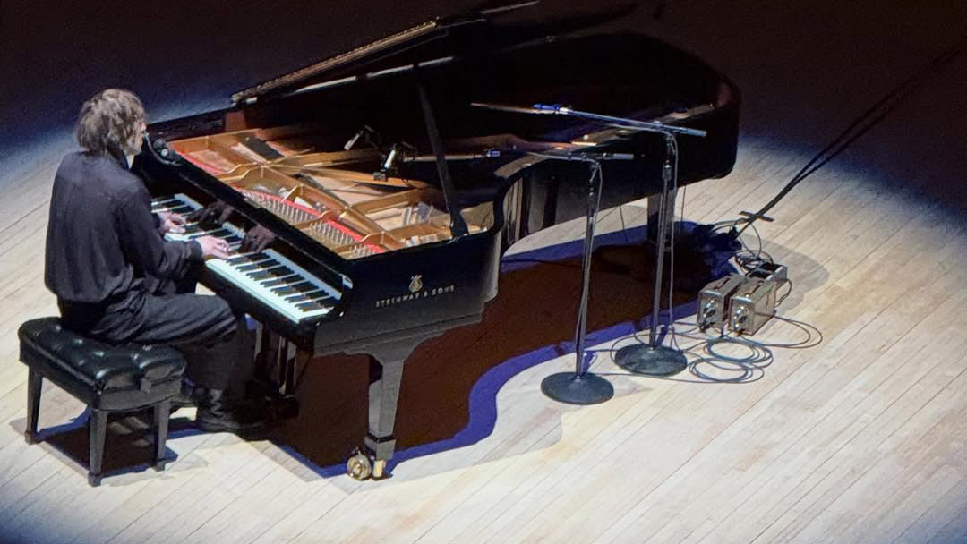 Cameron Winter played Carnegie Hall, Paul Thomas Anderson & Benny Safdie filmed it (video, setlist)