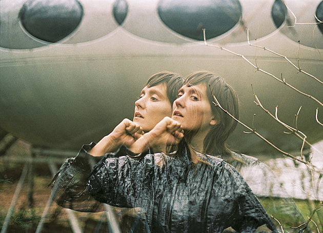 Cate Le Bon announces new LP/film ‘Crab Day’ (watch the trailer), playing it live in NYC & LA ++ other dates