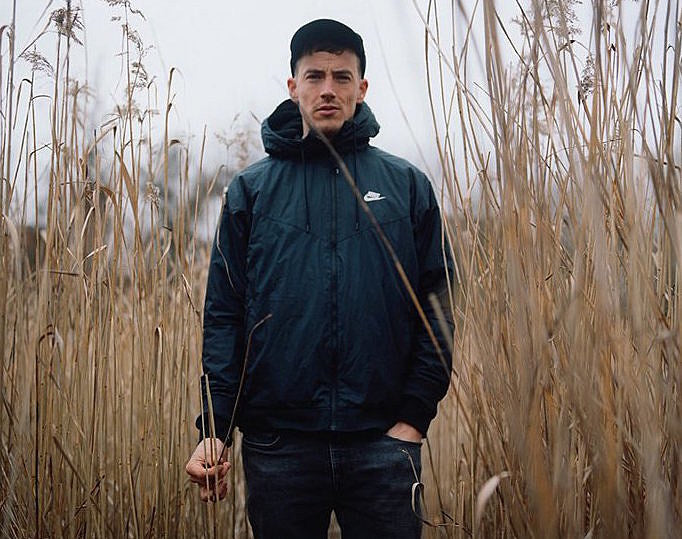 Charlie Cunningham teams w/ Maccabees members for new song, touring