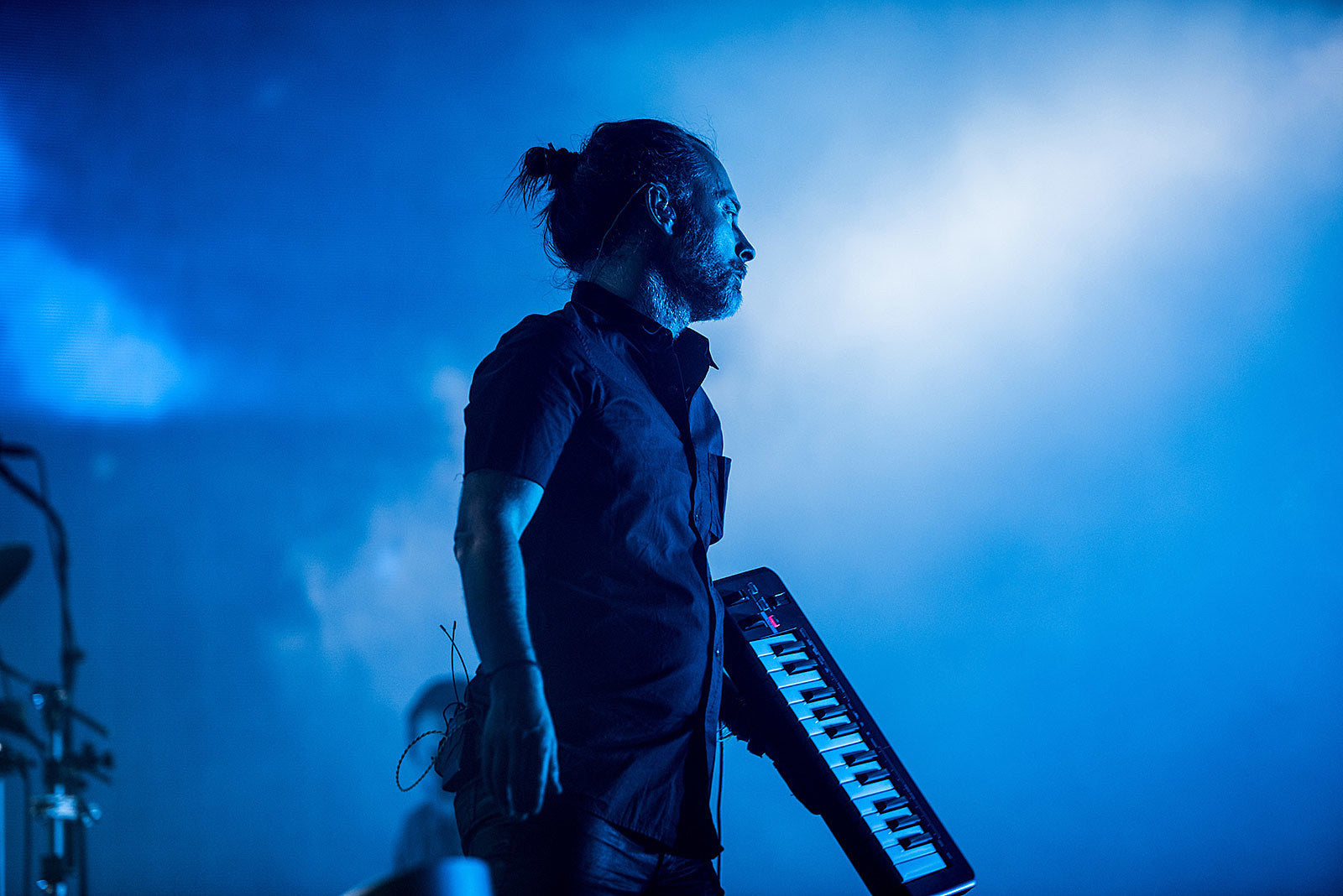 Radiohead release “Lift” video