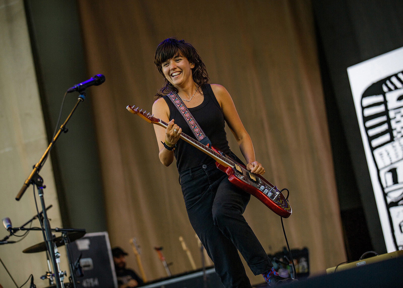 Courtney Barnett announces NY “Shine a Light” benefit show