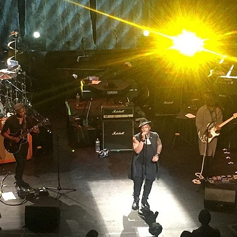 D’Angelo played The Apollo — setlist & video of his 14-minute version of “Untitled (How Does It Feel)”