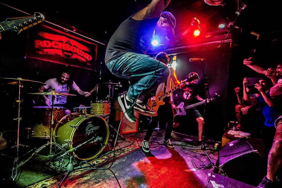 Dave Smalley (Dag Nasty, etc) releasing debut Bandoleros album (stream a track)
