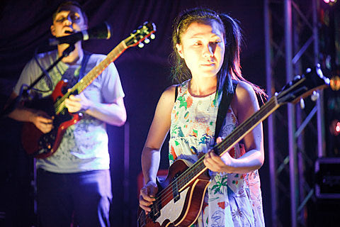 Deerhoof share new song “Debut”