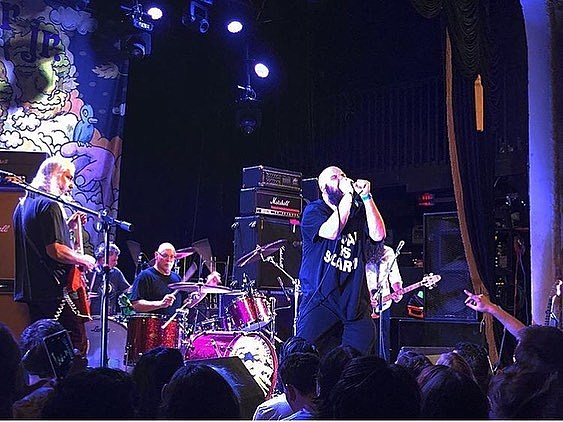 watch Dinosaur Jr cover Stooges with Damian Abraham, play “The Wagon” w/ Kevin Drew