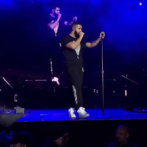 Camp Flog Gnaw: Drake booed off stage, Stormy Daniels joined YG for “FDT”