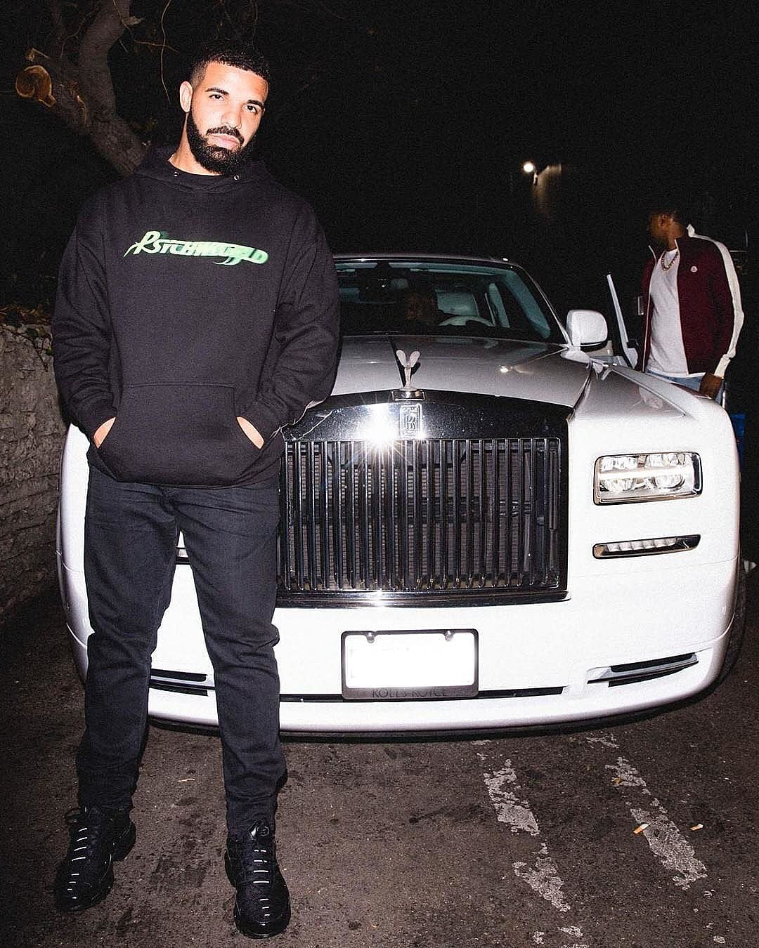 don’t jump out of a car to do the Drake #InMyFeelings challenge, says the government