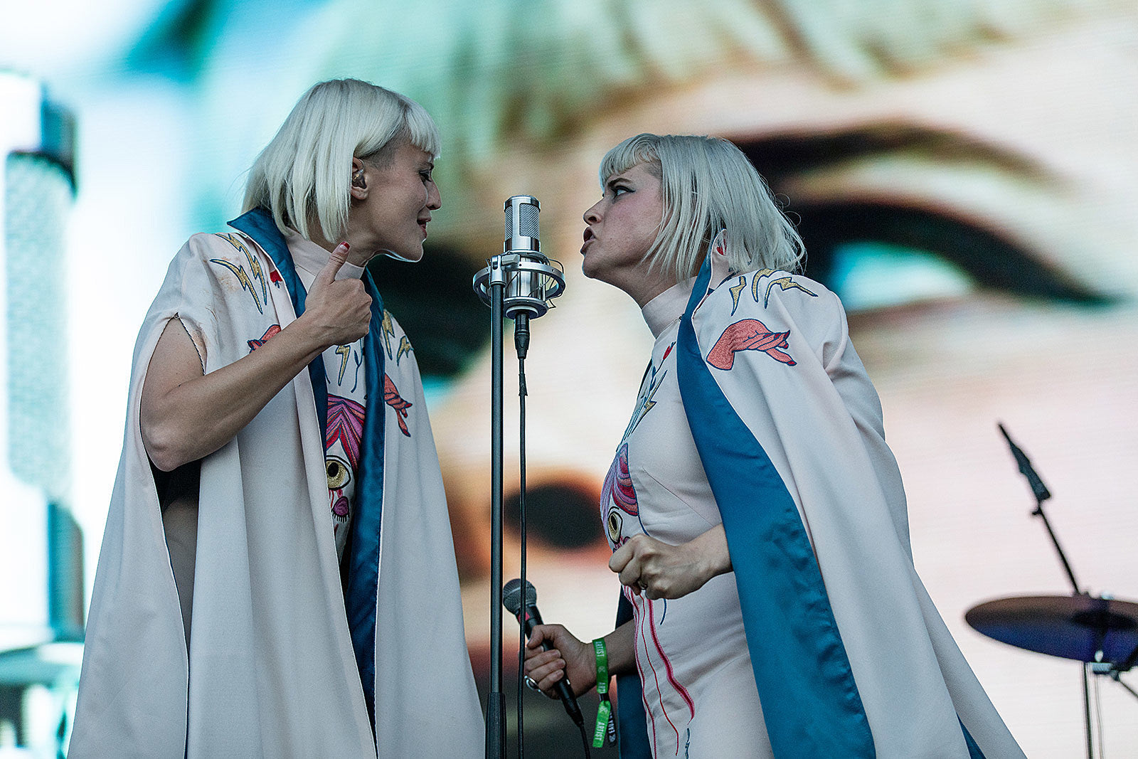 Lucius announce 2018 acoustic tour, playing New Year’s shows in San Francisco