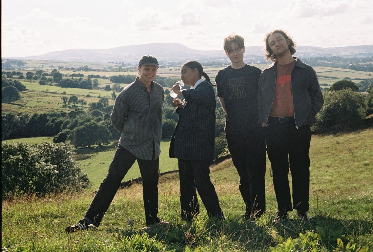 English Teacher share “Nearly Daffodils,” announce first US shows