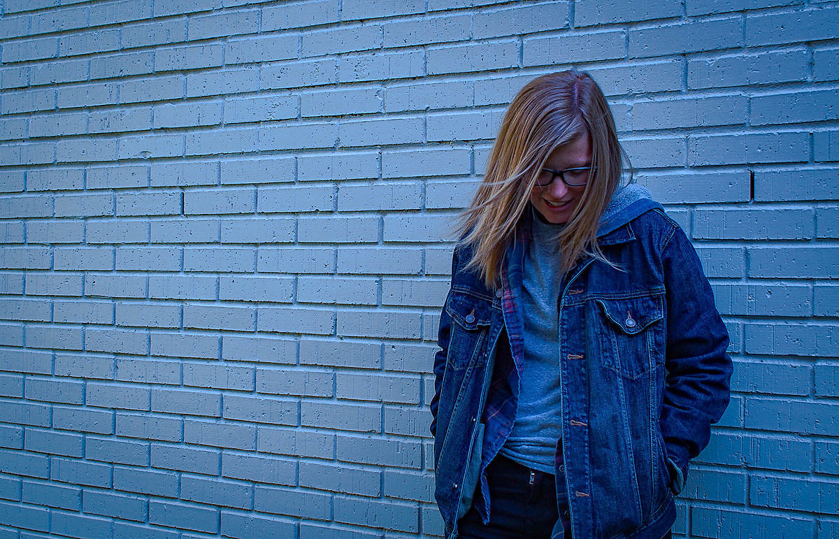 Stream Tennessee emo/folk singer/songwriter Faith Holt’s debut album ‘The Difference’