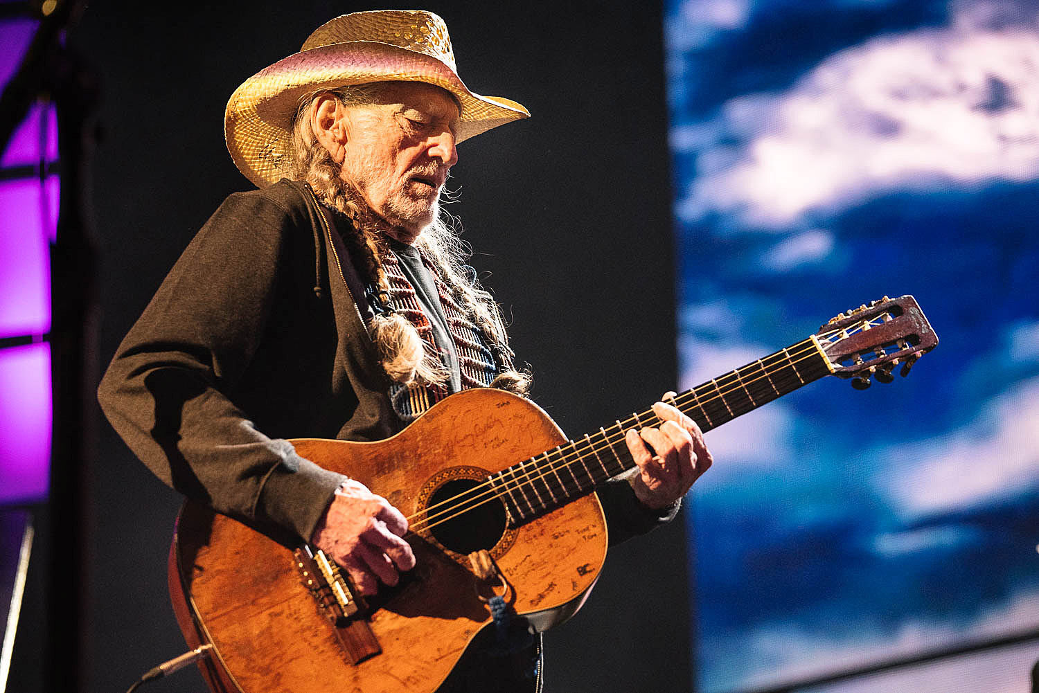 Willie Nelson expands Outlaw tour, adds Forest Hills Stadium