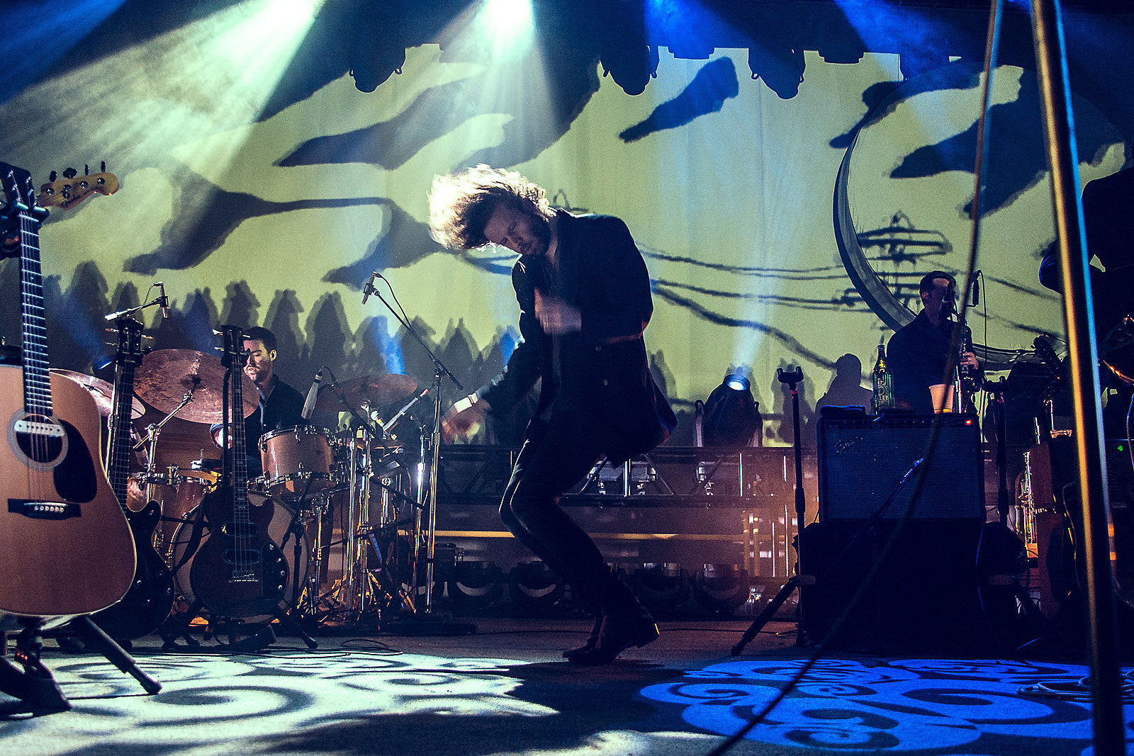 Father John Misty wrapped up NYC run at Brooklyn Steel (pics) & played ‘Fallon’ (video)