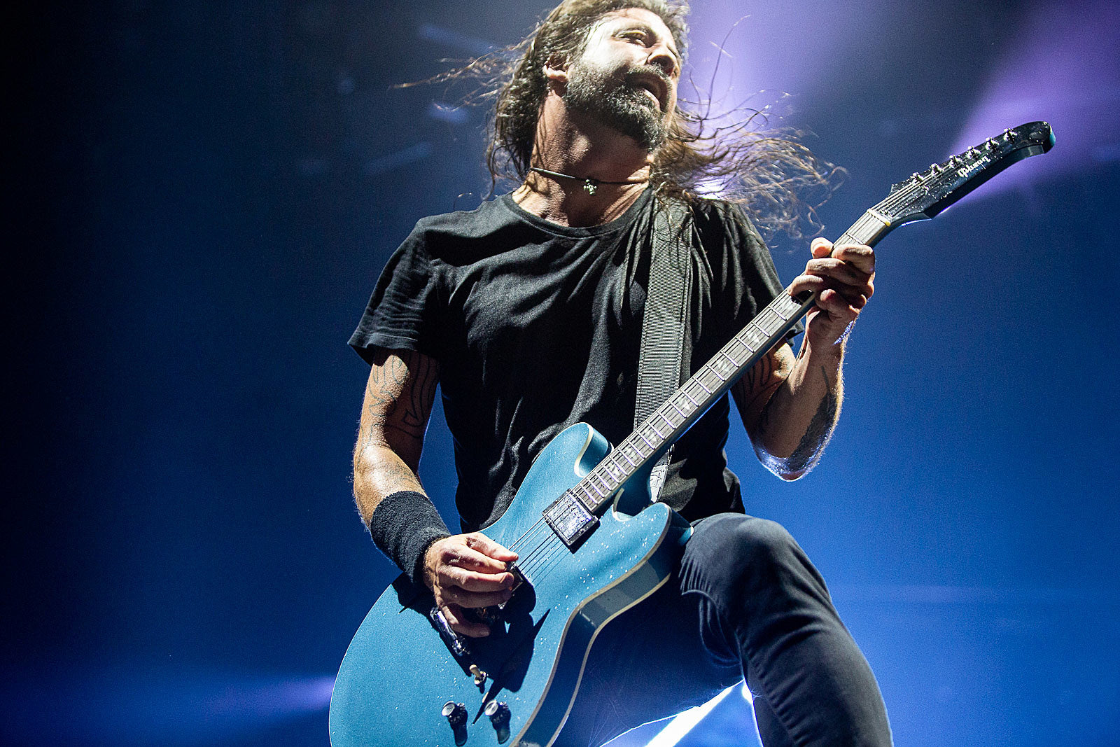 Foo Fighters finish new album, announce 25th anniversary tour