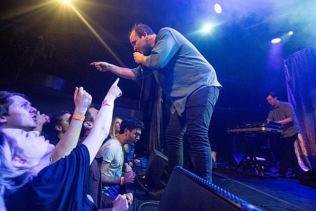 watch Future Islands play “Cave” on ‘Conan’