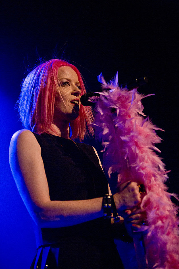 an interview with Shirley Manson of Garbage who just played two NYC-area shows (pics from The Space at Westbury)