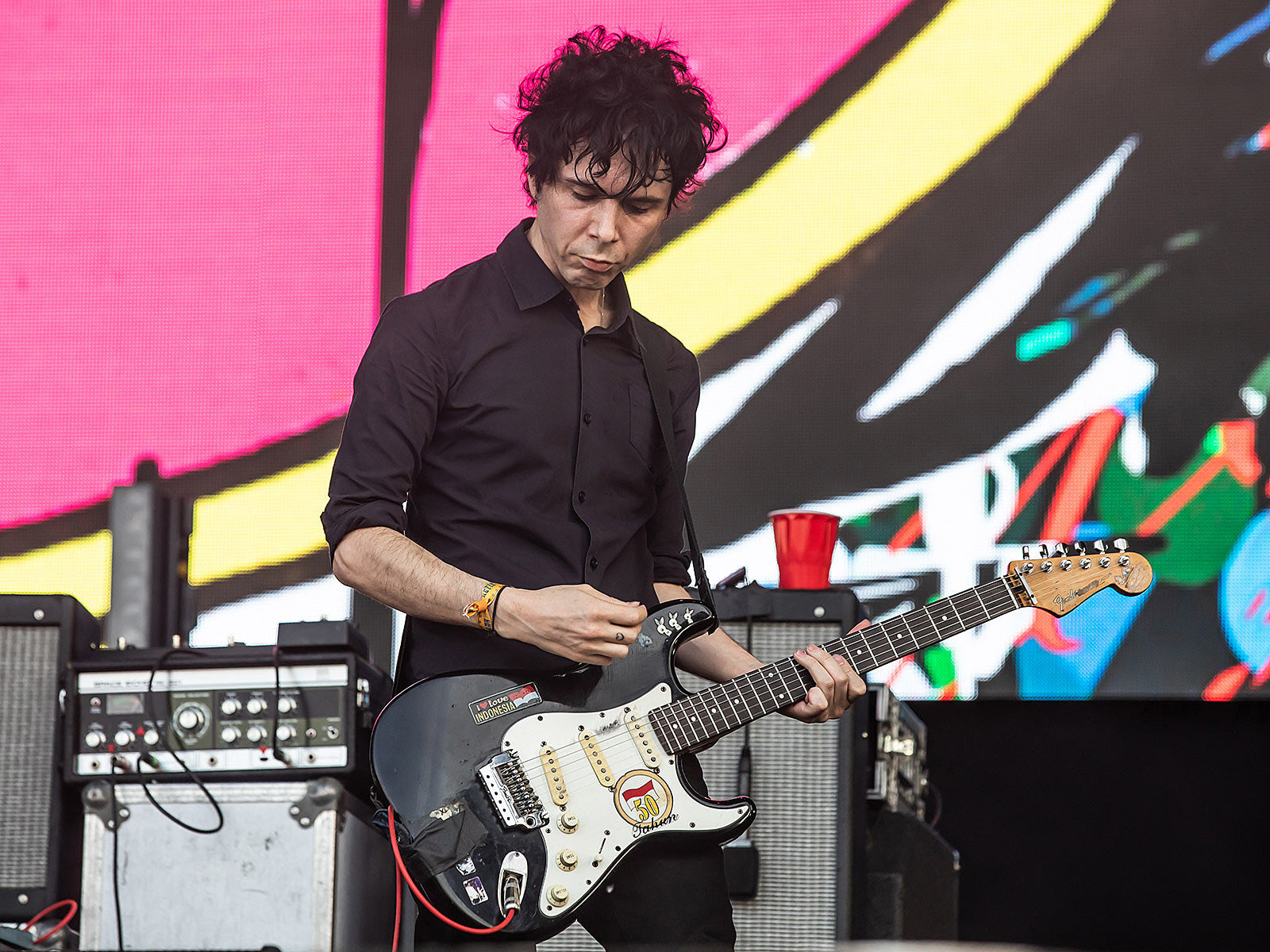 Nick Zinner performing “41 Strings” in NYC w/ mems of Interpol, Patti Smith band, YYYs, TVOTR, more