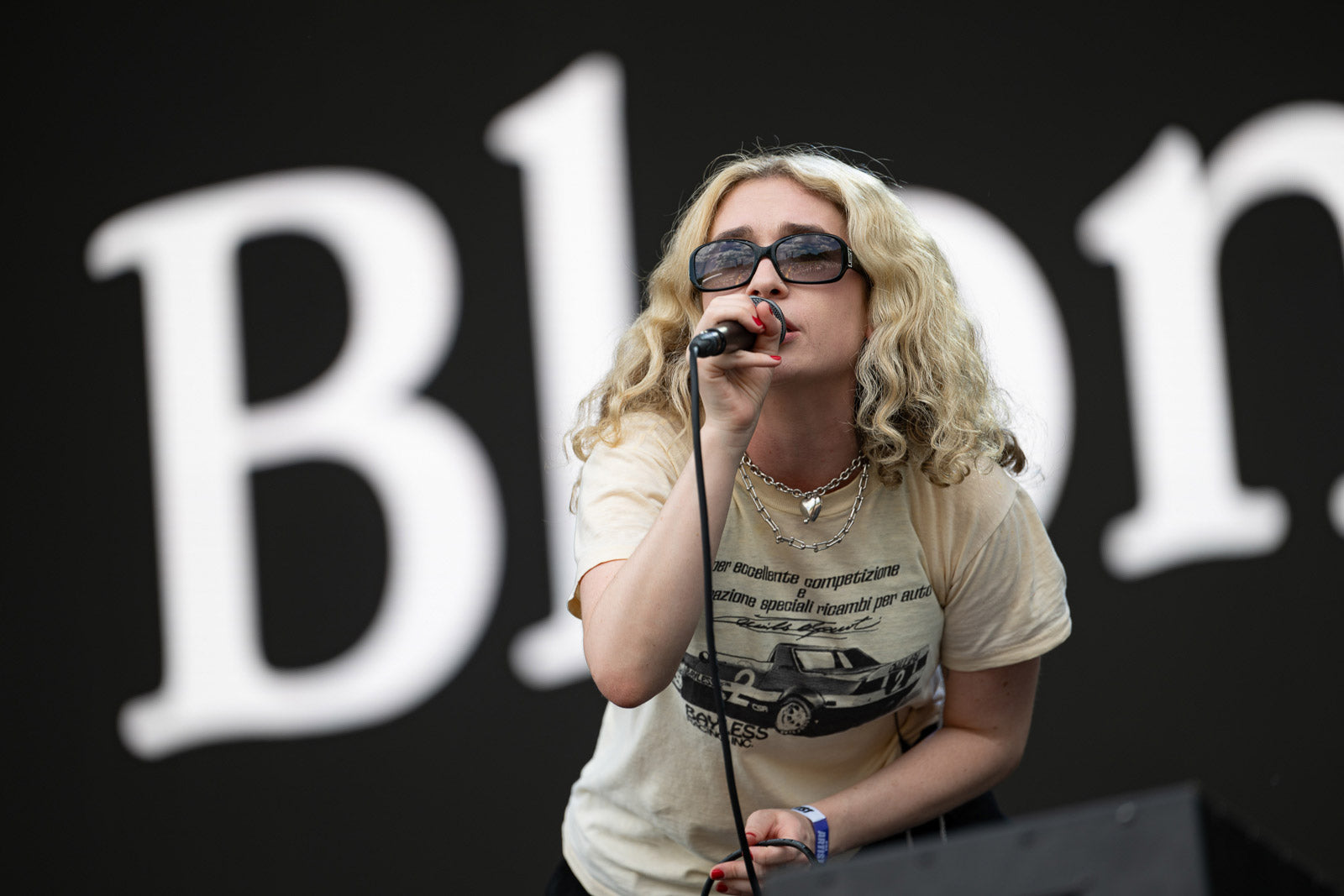 Blondshell announces intimate NYC show with Momma & Sunflower Bean (DJ set)