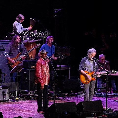Grateful Dead members, Jimmy Cliff, Jorma Kaukonen & more played the guest-filled Jerry Garcia tribute (videos & setlist)