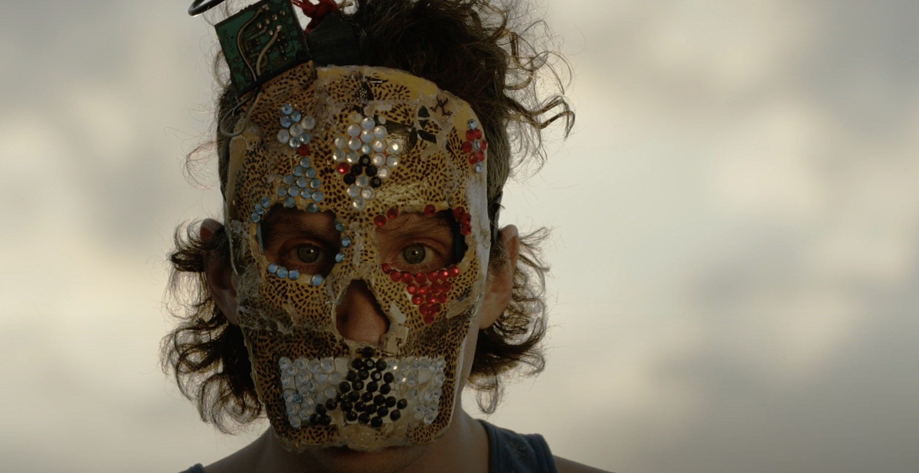 Masked one-man band Gull releasing new album (watch a video)