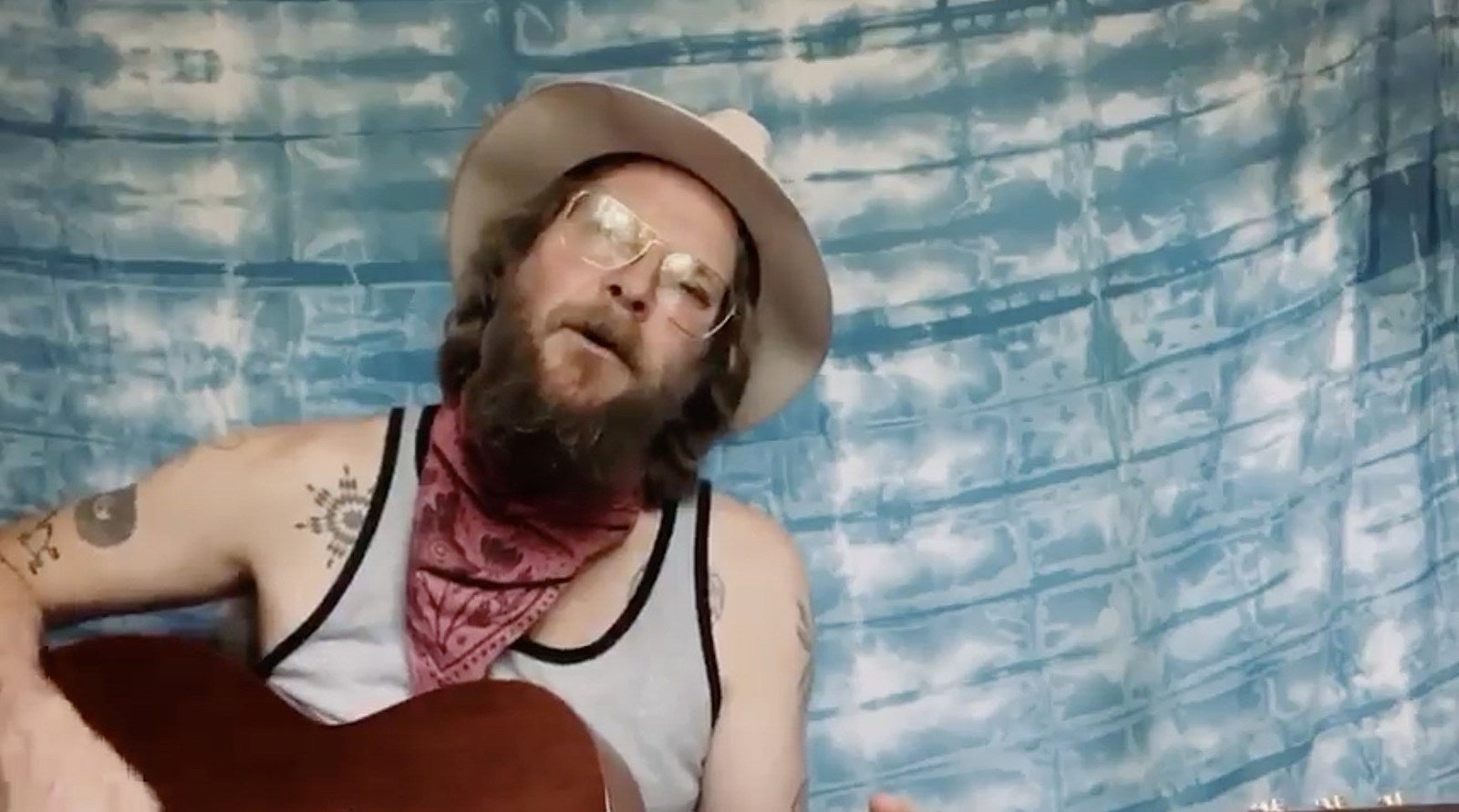 watch Hiss Golden Messenger cover Grateful Dead’s “Dire Wolf”