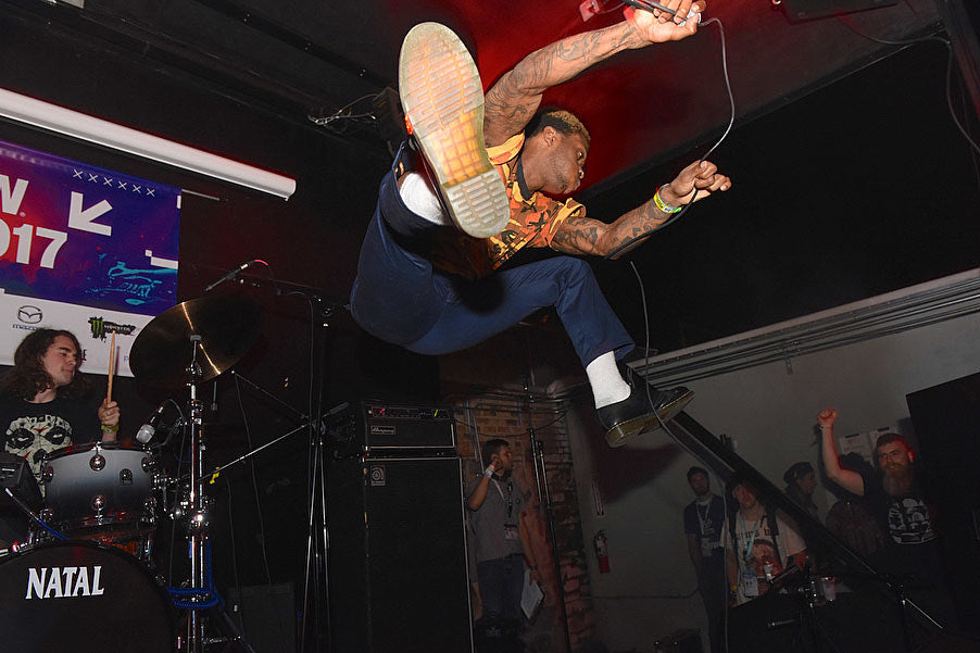 Ho99o9 got shut down two songs into their set IHeartComix SXSW Showcase (pics, video), touring this spring