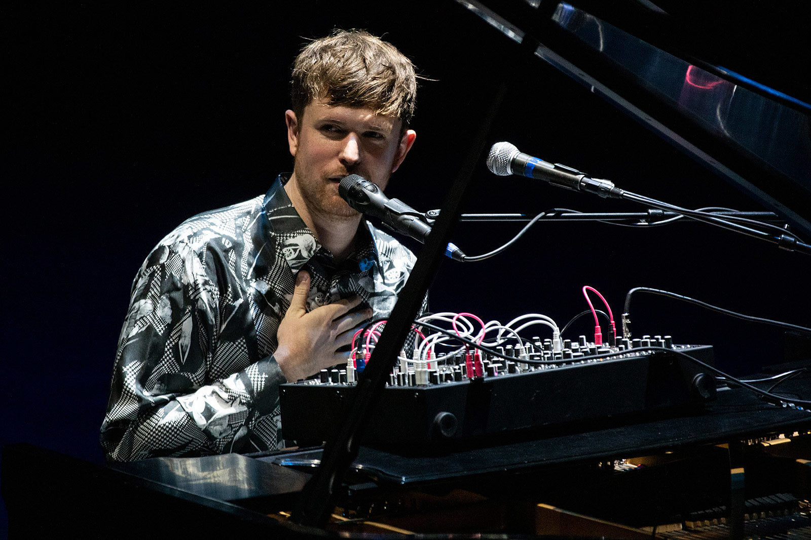 James Blake played first of 2 NYC solos show at BAM, covered “Barbie Girl” (pics, video)