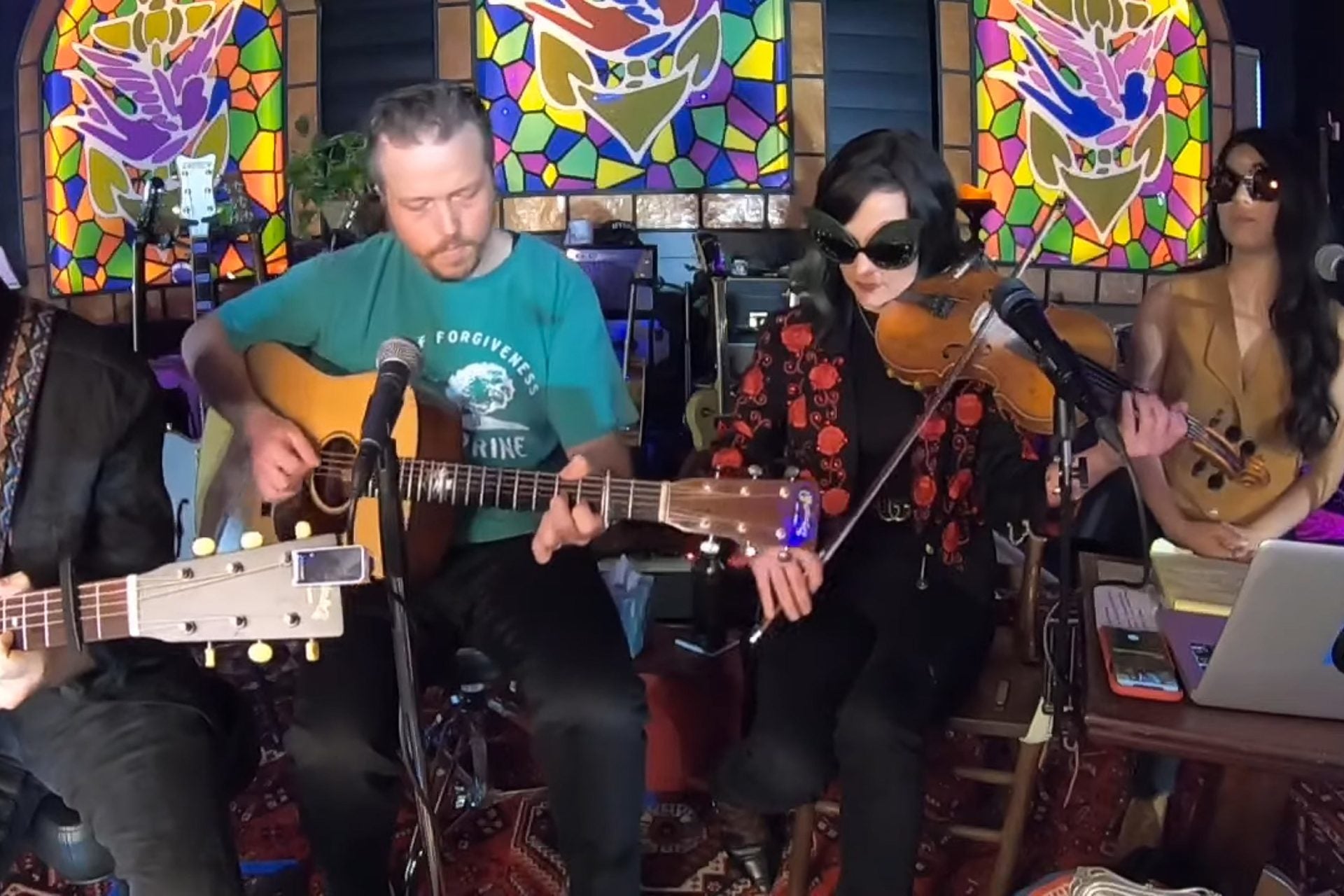 Jason Isbell covers John Prine with Amanda Shires, pens NY Times essay