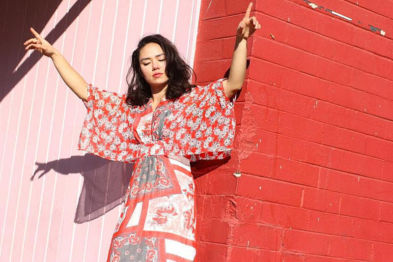 A Sunny Day in Glasgow’s Jen Goma readies solo debut (listen), on tour now w/ Teeny from TEEN