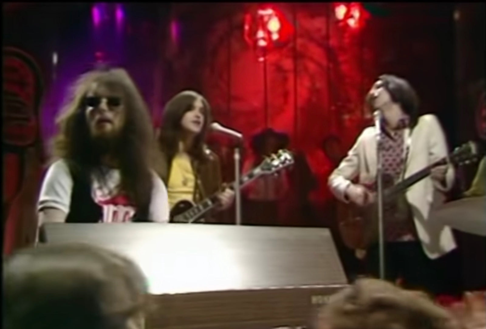 Ray & Dave Davies pay tribute to Kinks keyboardist John Gosling who died this weekend