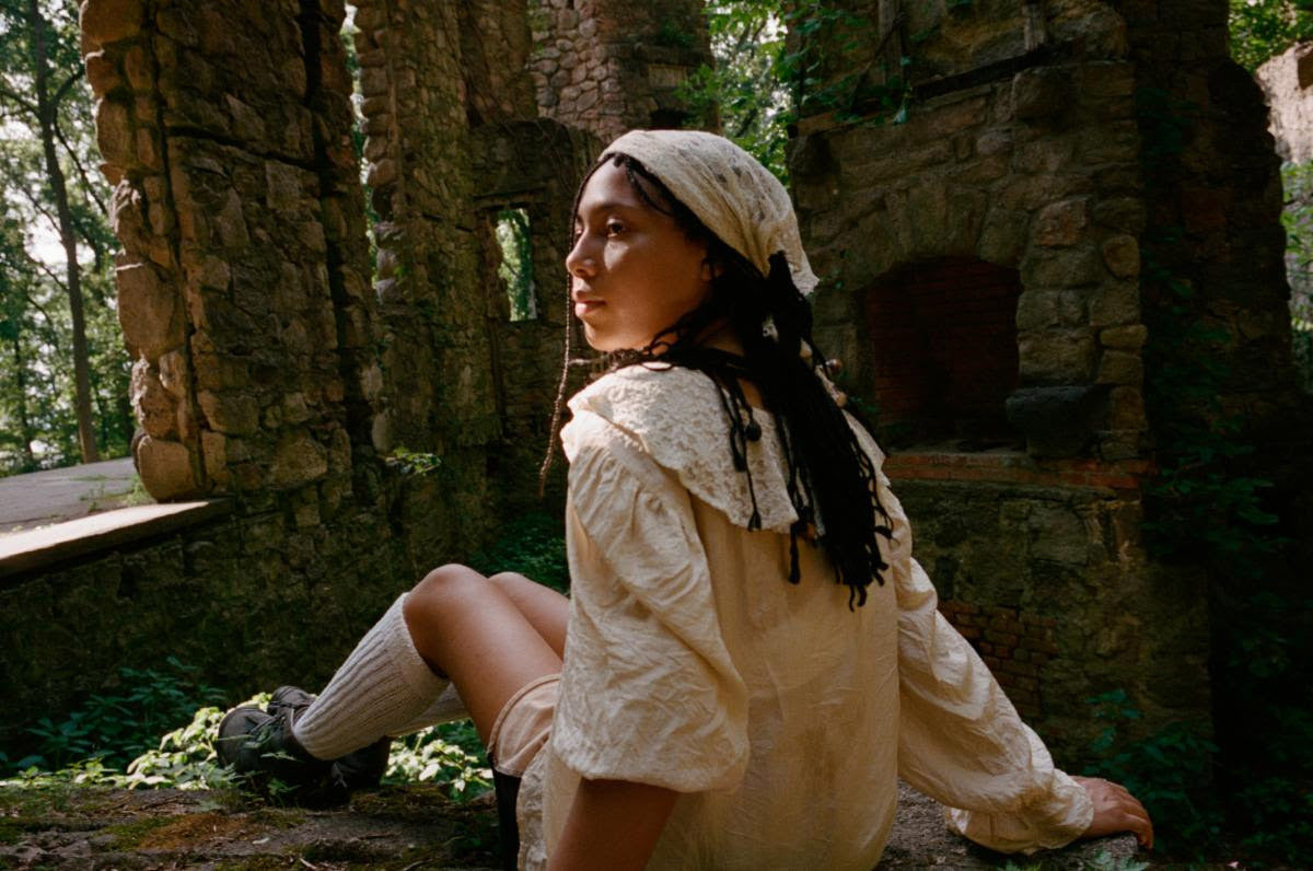 June McDoom shares reworked “The City,” announces first-ever headlining tour