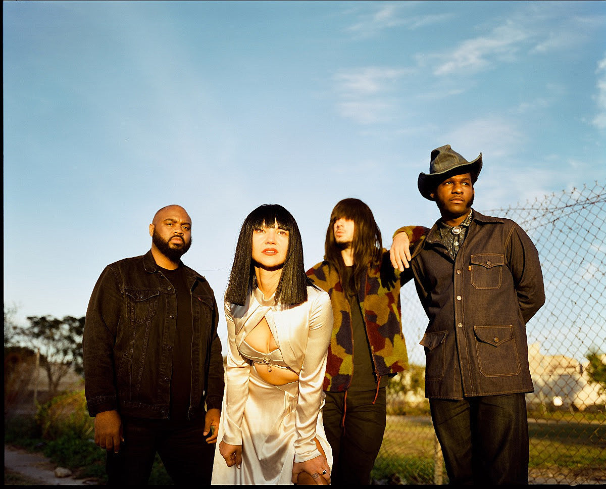 Khruangbin & Leon Bridges announce collab EP (listen to “Texas Sun”)