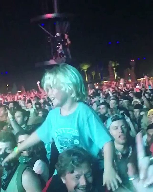 watch this little kid go nuts for Migos and Drake at Coachella