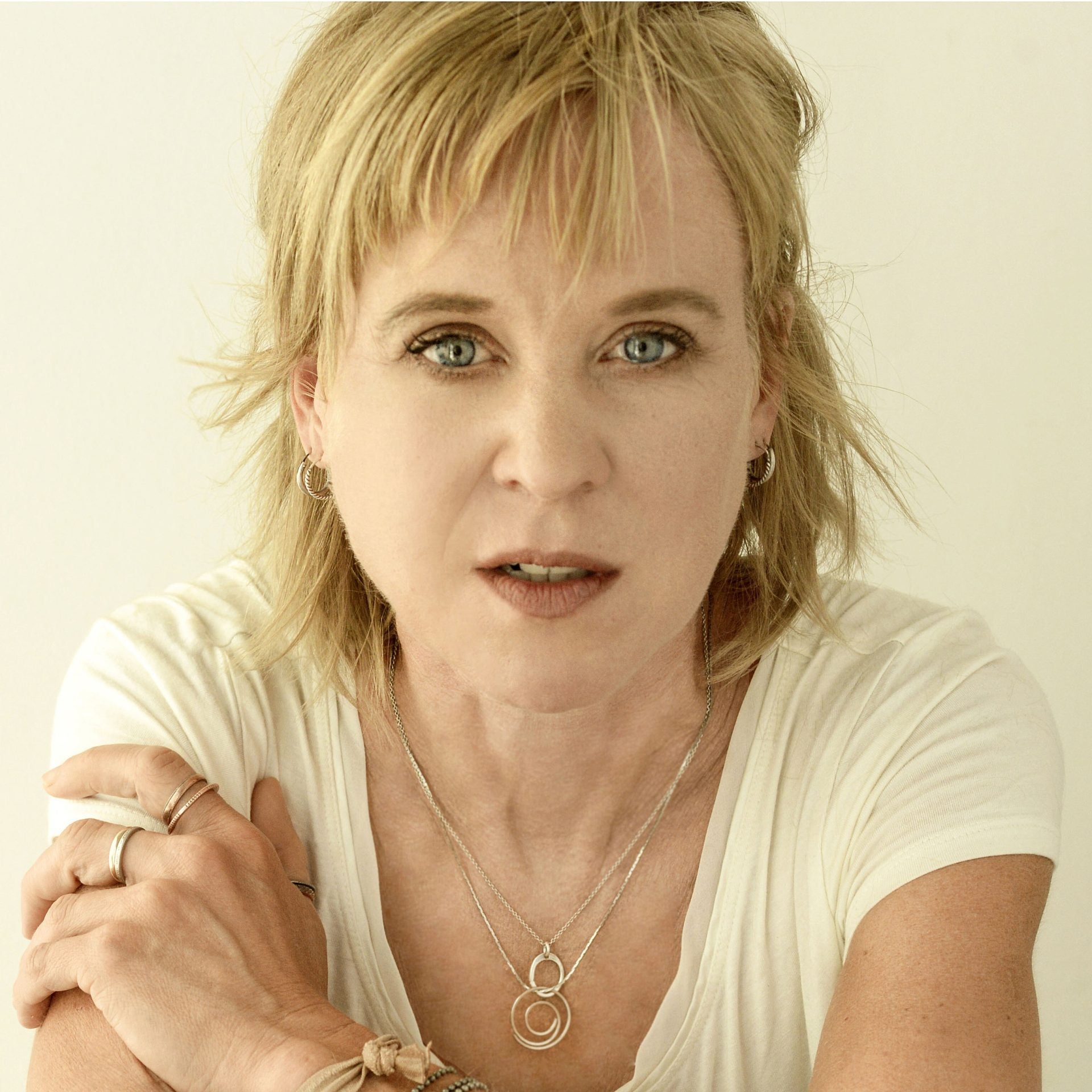 Kristin Hersh releasing ‘Wyatt at the Coyote Palace’ double LP / book, touring UK/Ireland
