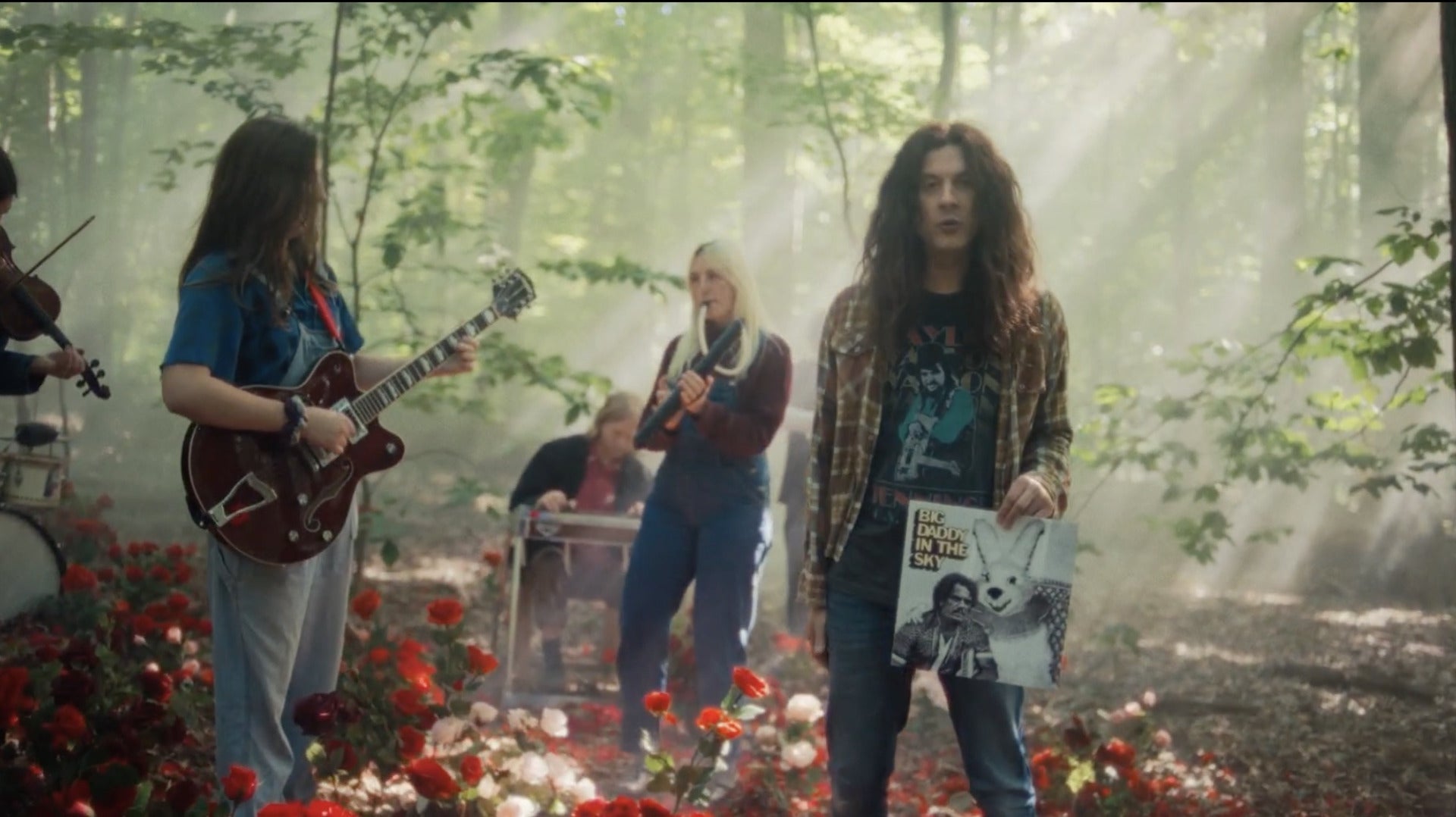 Kurt Vile announces new EP & tour, shares Cate LeBon-produced “Another good year for the roses”