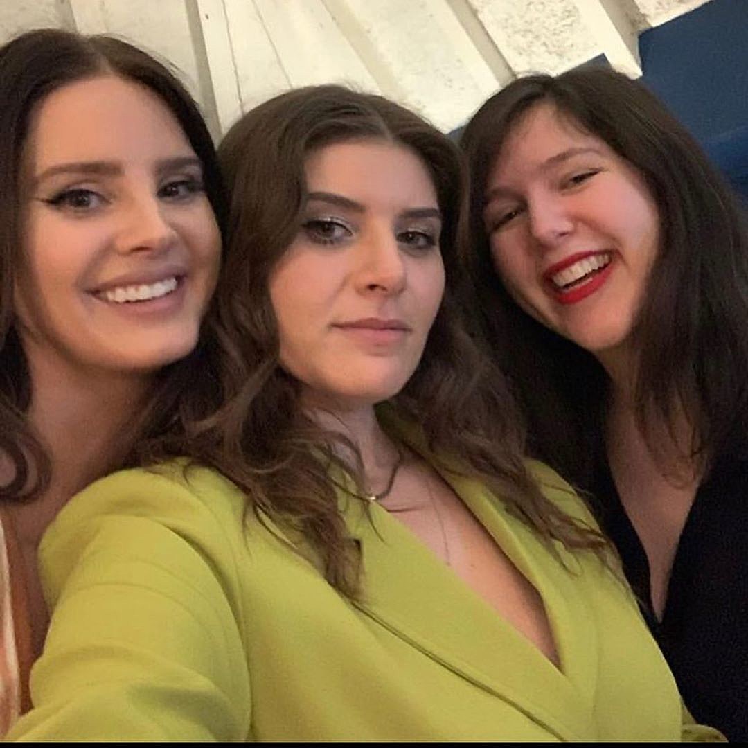 Lana Del Rey brought out Best Coast & Lucy Dacus in Chicago (watch)