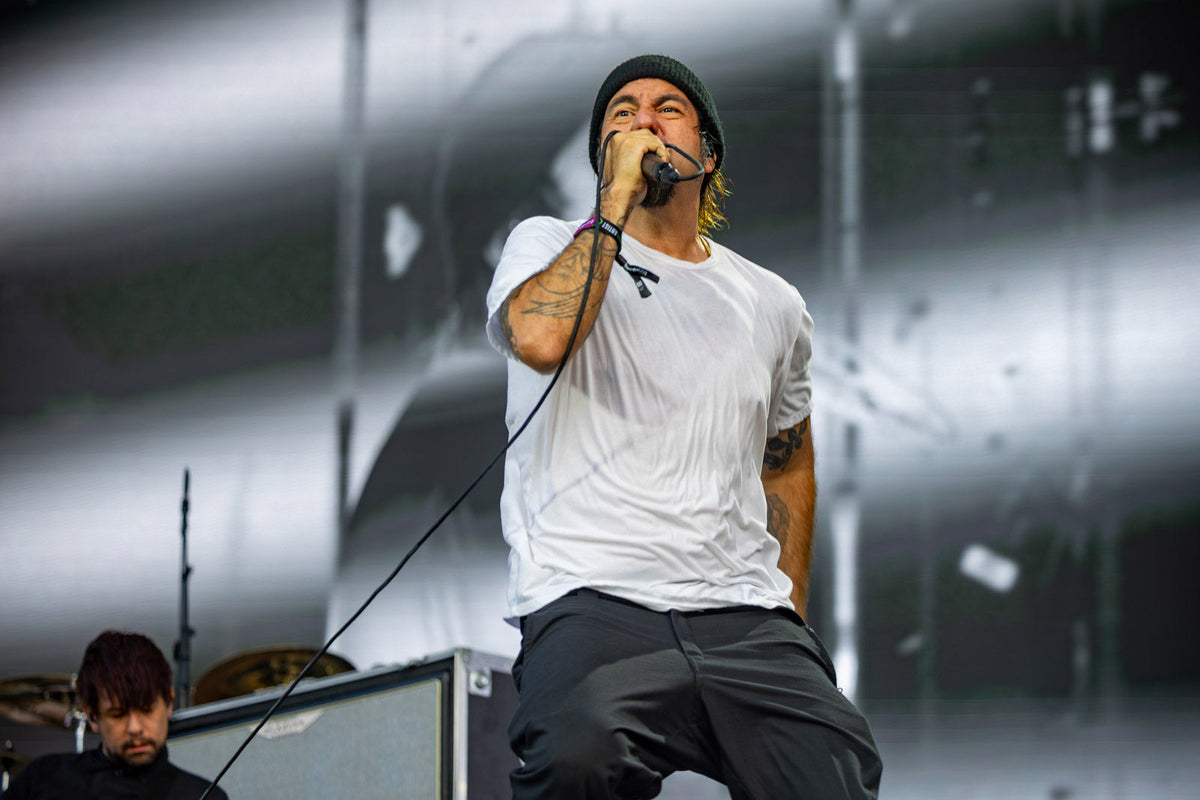Watch Deftones make live debuts of ‘Private Music’ songs at Dia De Los Deftones